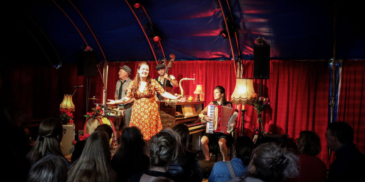 Tante Leen Back | Diep in mijn Hart