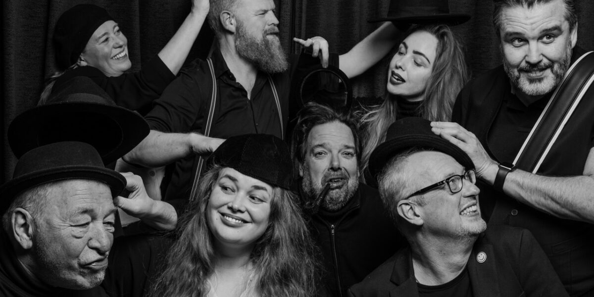 Schijnbestaan | Trio Cor Nuiten XL zingt Leonard Cohen
